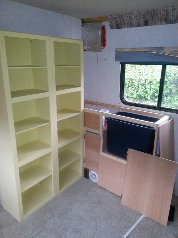 motorhome litterbox.jpg